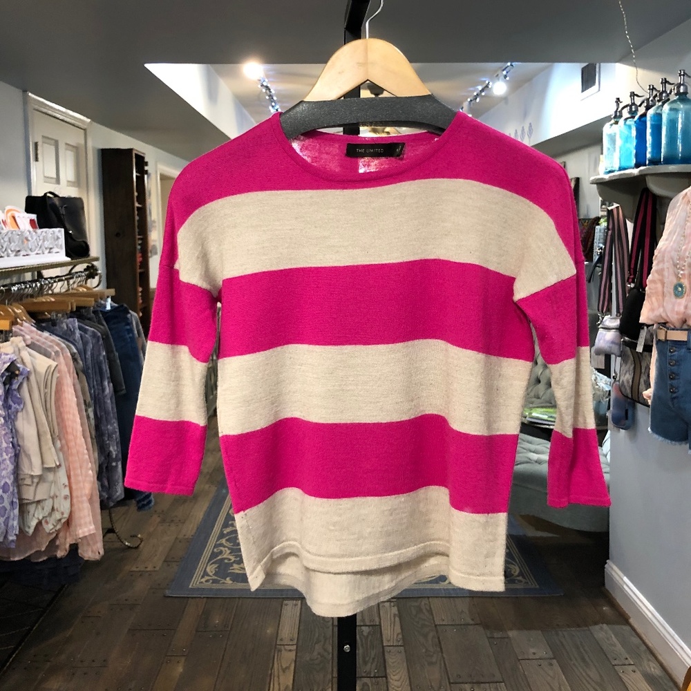 Soft 3/4 sleeve length wide striped sweater